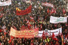法国各地爆发罢工潮 萨科奇式改革引起社会动荡